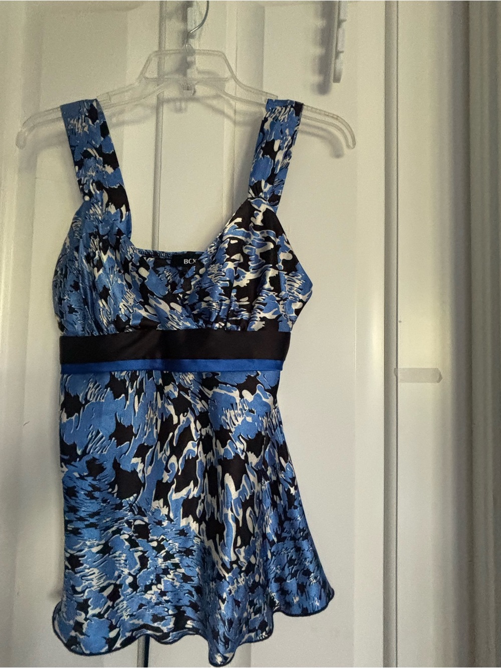 BCX Black & Blue Printed Empire Tank with Scoop Neck medium beautiful
